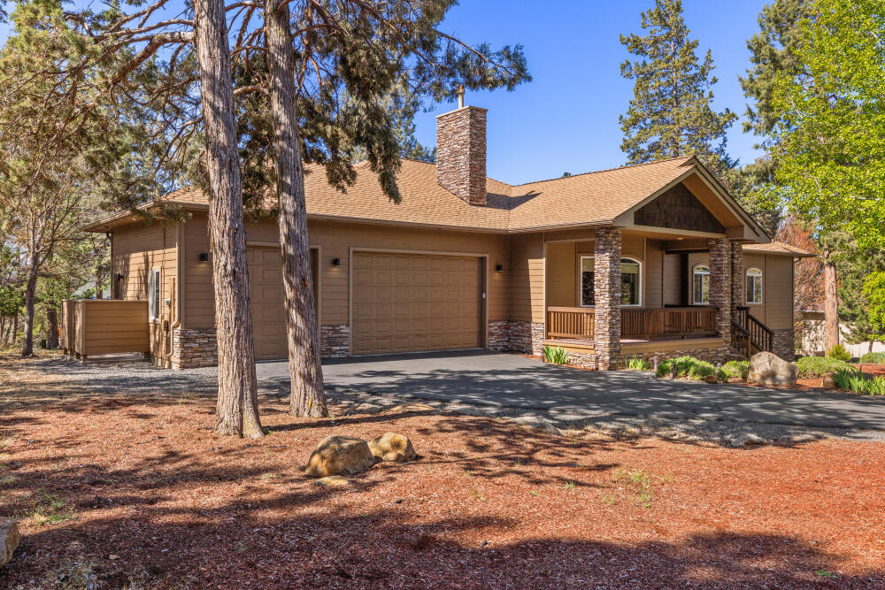 6352 Sanderling Road Klamath Falls, OR 97601 - Photo 6 of 65 Front of Home