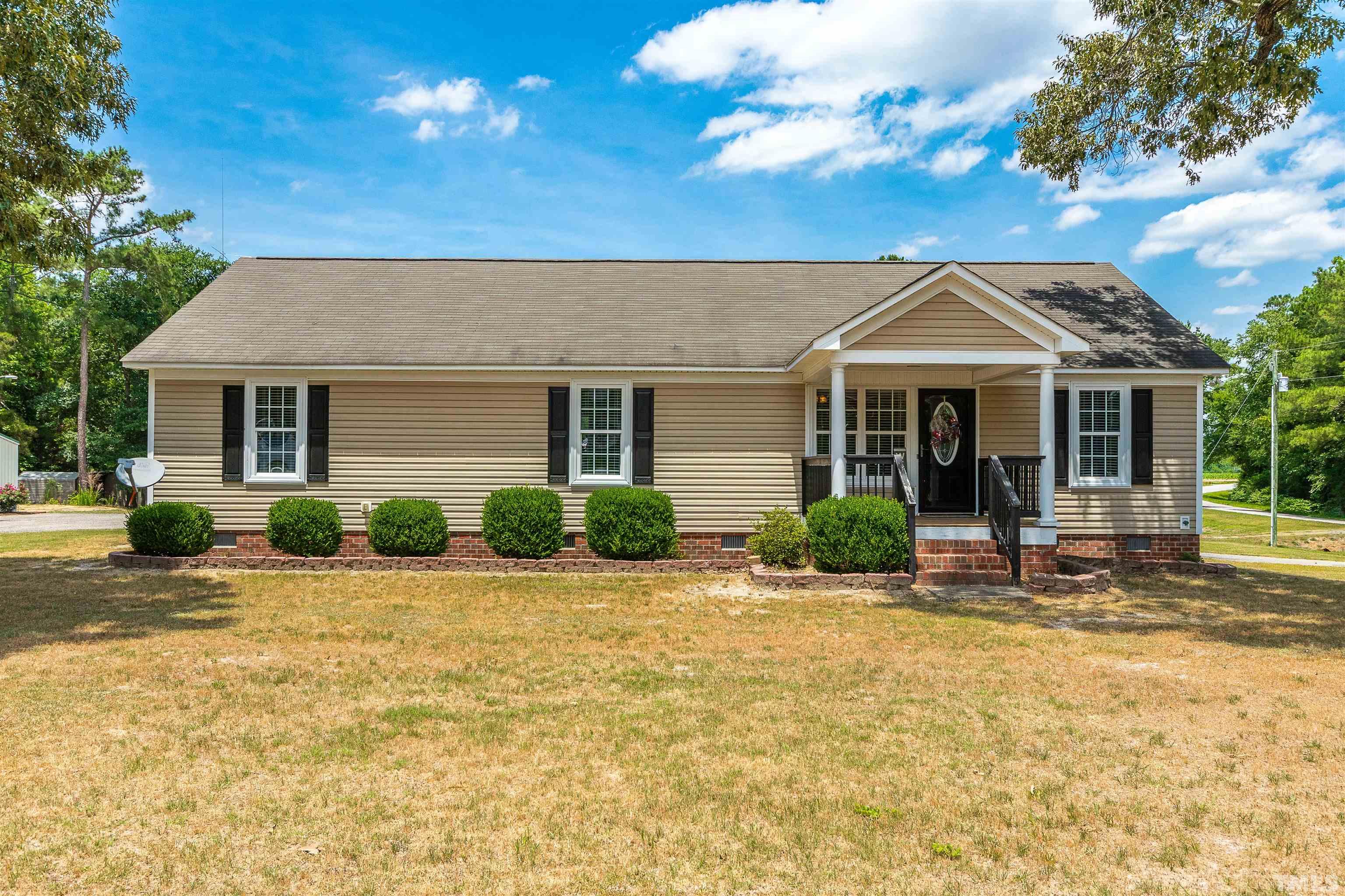 1640 Holly Grove Road Benson, NC 27504 - Photo 9 of 30 Gallery Image 9