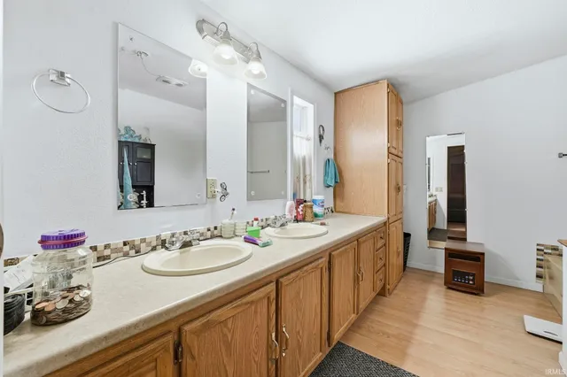 $224,900 | 1340 East 790 South, Wolcottville, IN 46795