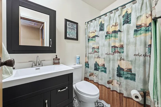 $224,900 | 1340 East 790 South, Wolcottville, IN 46795