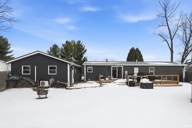 $224,900 | 1340 East 790 South, Wolcottville, IN 46795