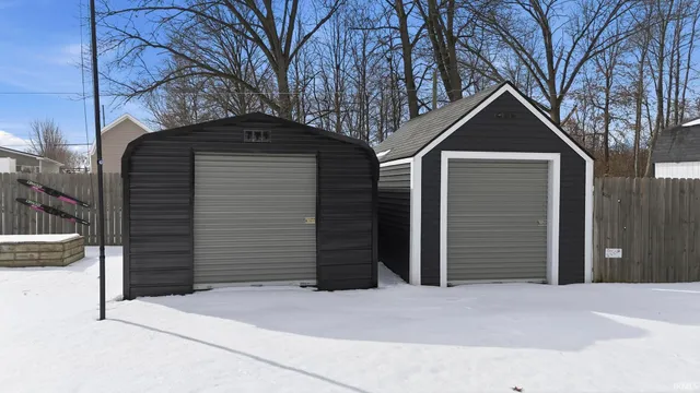 $224,900 | 1340 East 790 South, Wolcottville, IN 46795