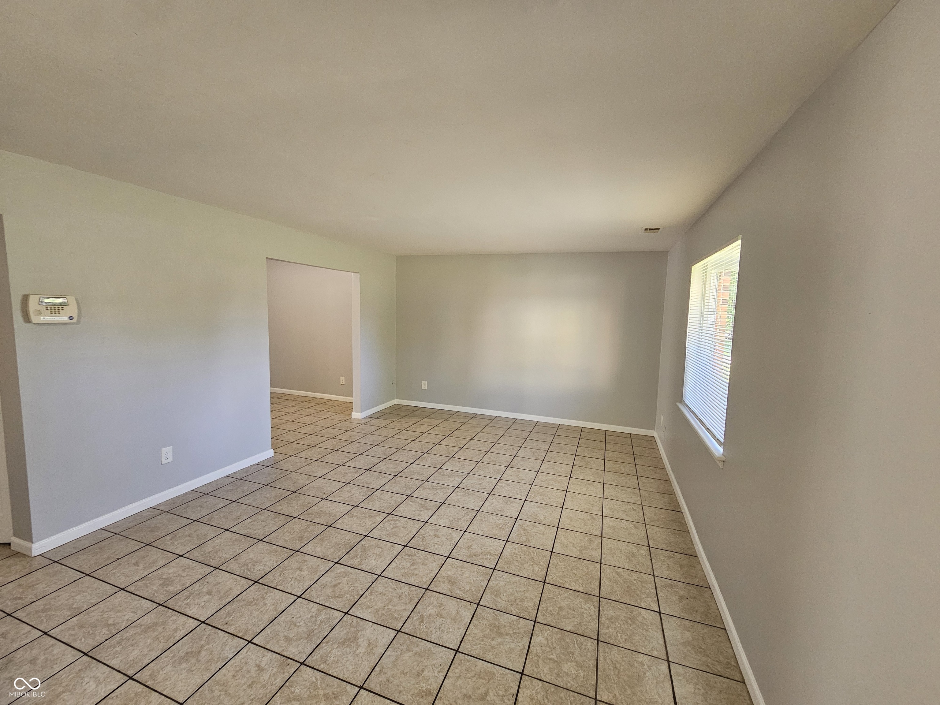 6314 Commons Drive Indianapolis, IN 46254 - Photo 2 of 25