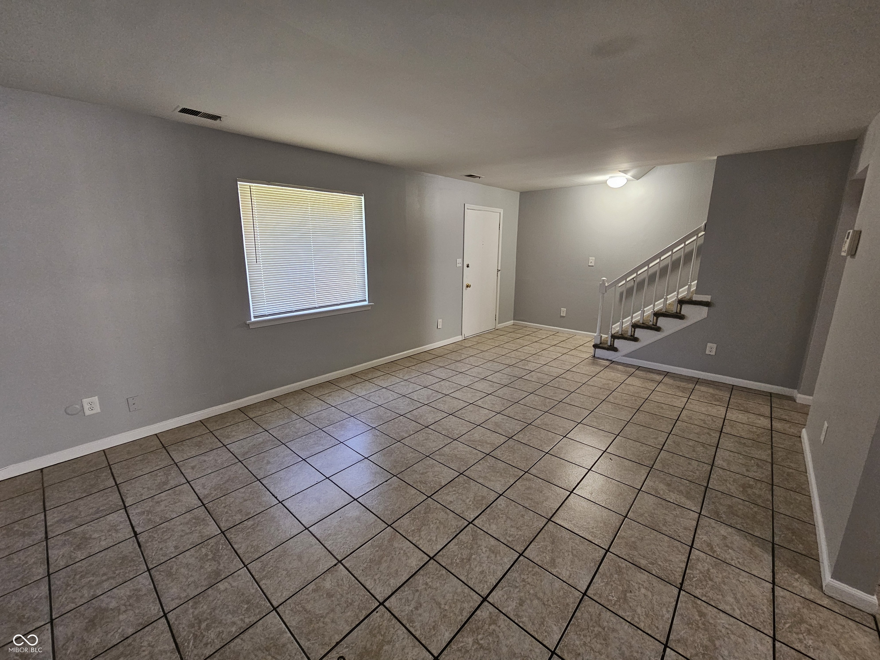 6314 Commons Drive Indianapolis, IN 46254 - Photo 3 of 25