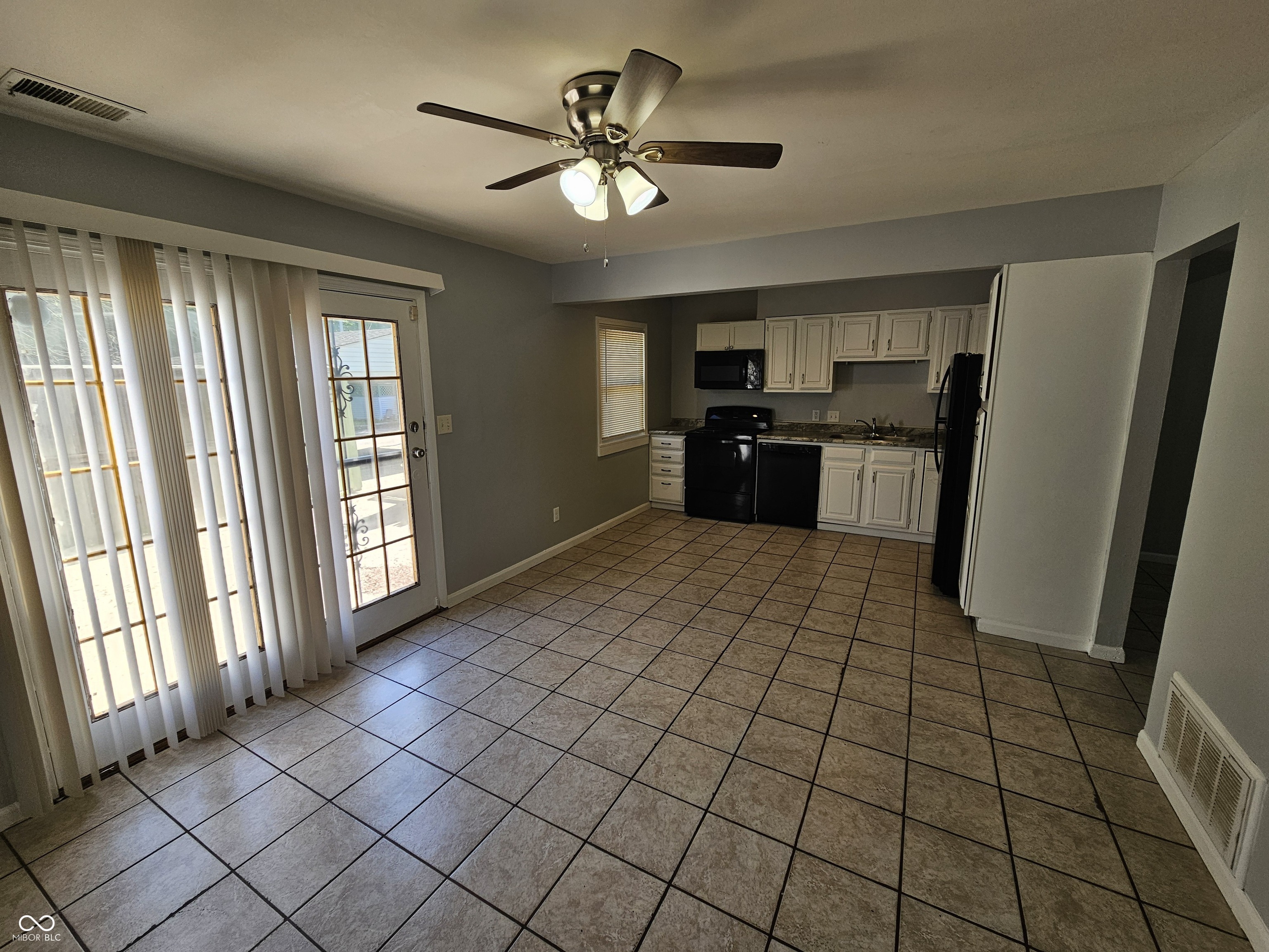 6314 Commons Drive Indianapolis, IN 46254 - Photo 7 of 25