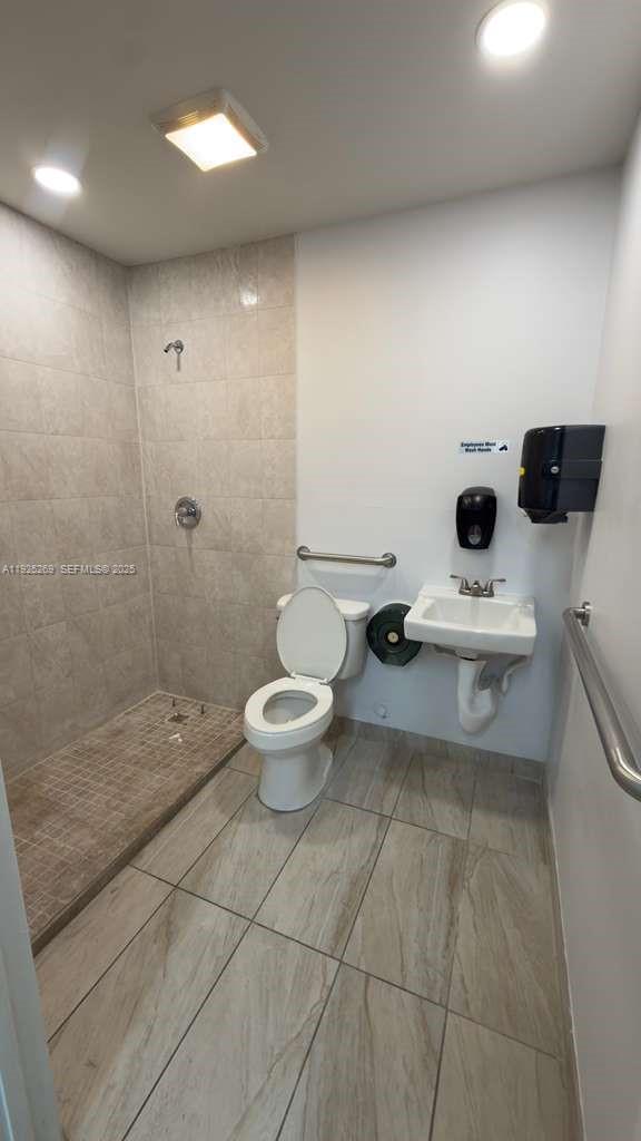 1671 West 37th Street, Unit 2 Hialeah, FL 33012 - Photo 18 of 21 Photo 18
