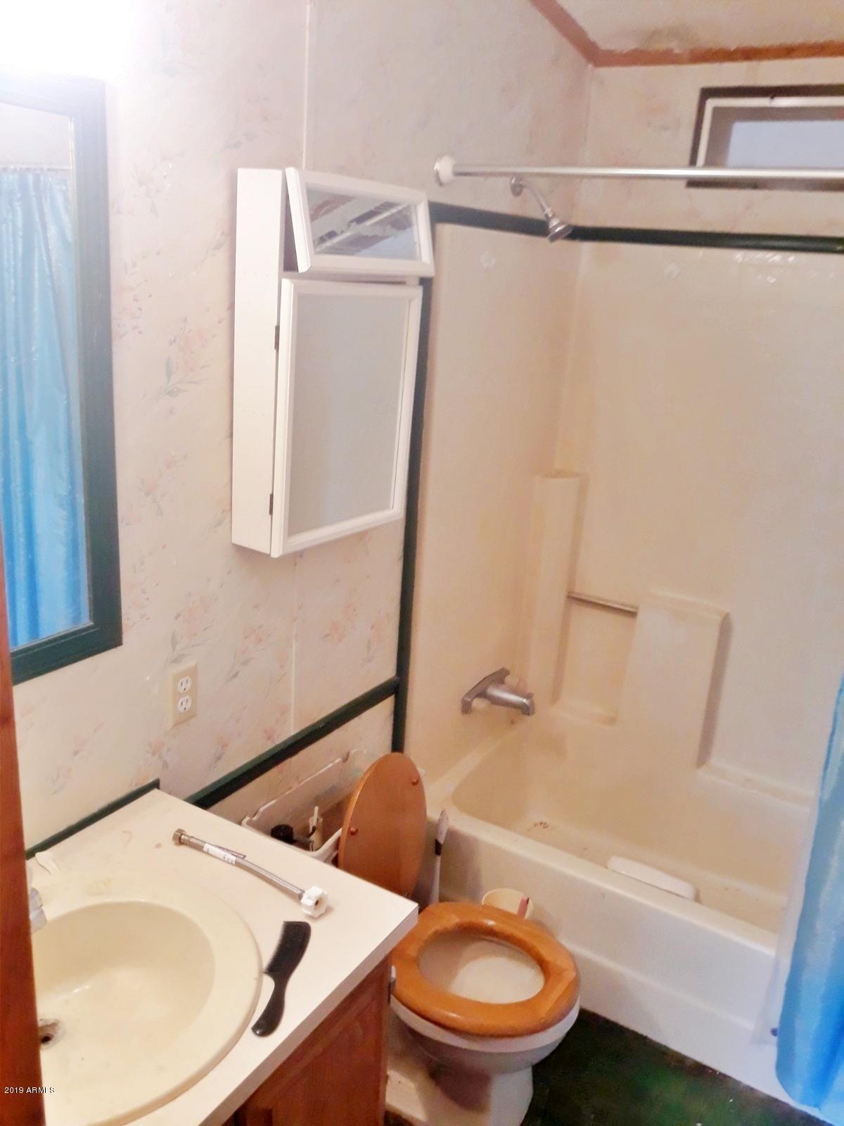51532 North Forman Road Miami, AZ 85539 - Photo 29 of 39 19