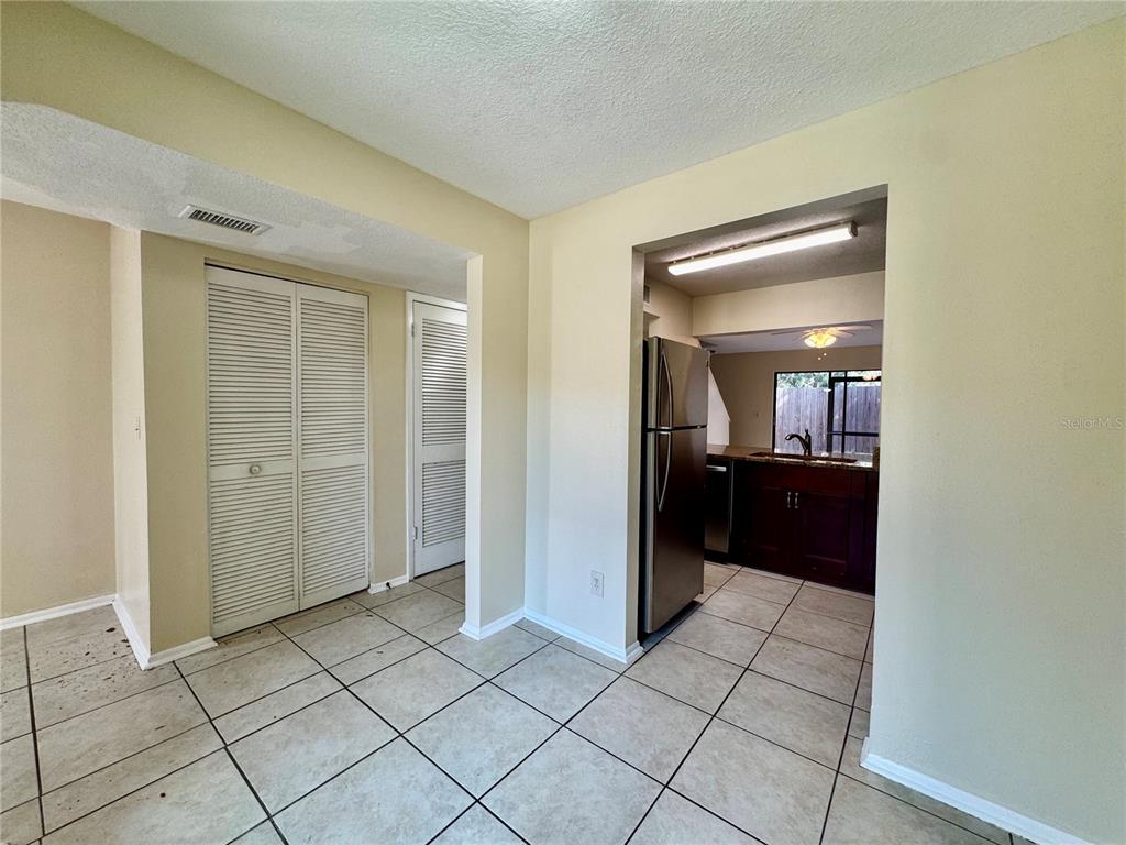 1428 Highland Ridge Circle Brandon, FL 33510 - Photo 4 of 19 Gallery Image 4