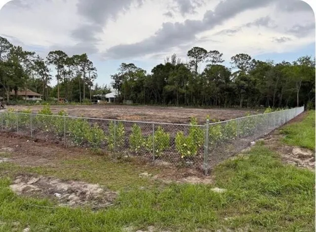 a view of outdoor space with city view