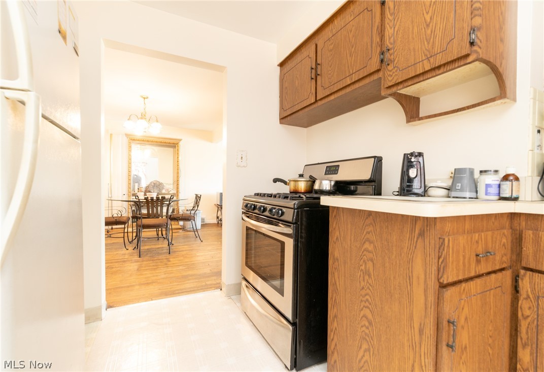 13507 Cedar Road Cleveland, OH 44118 - Photo 7 of 29