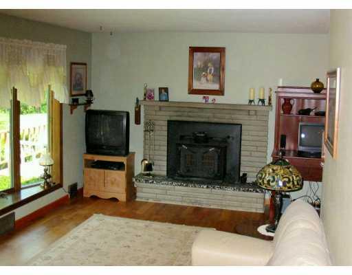 4570 Peoples Road Pittsburgh, PA 15237 - Photo 3 of 8 Living Room.