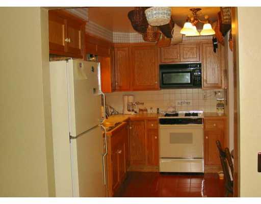 4570 Peoples Road Pittsburgh, PA 15237 - Photo 6 of 8 Kitchen.