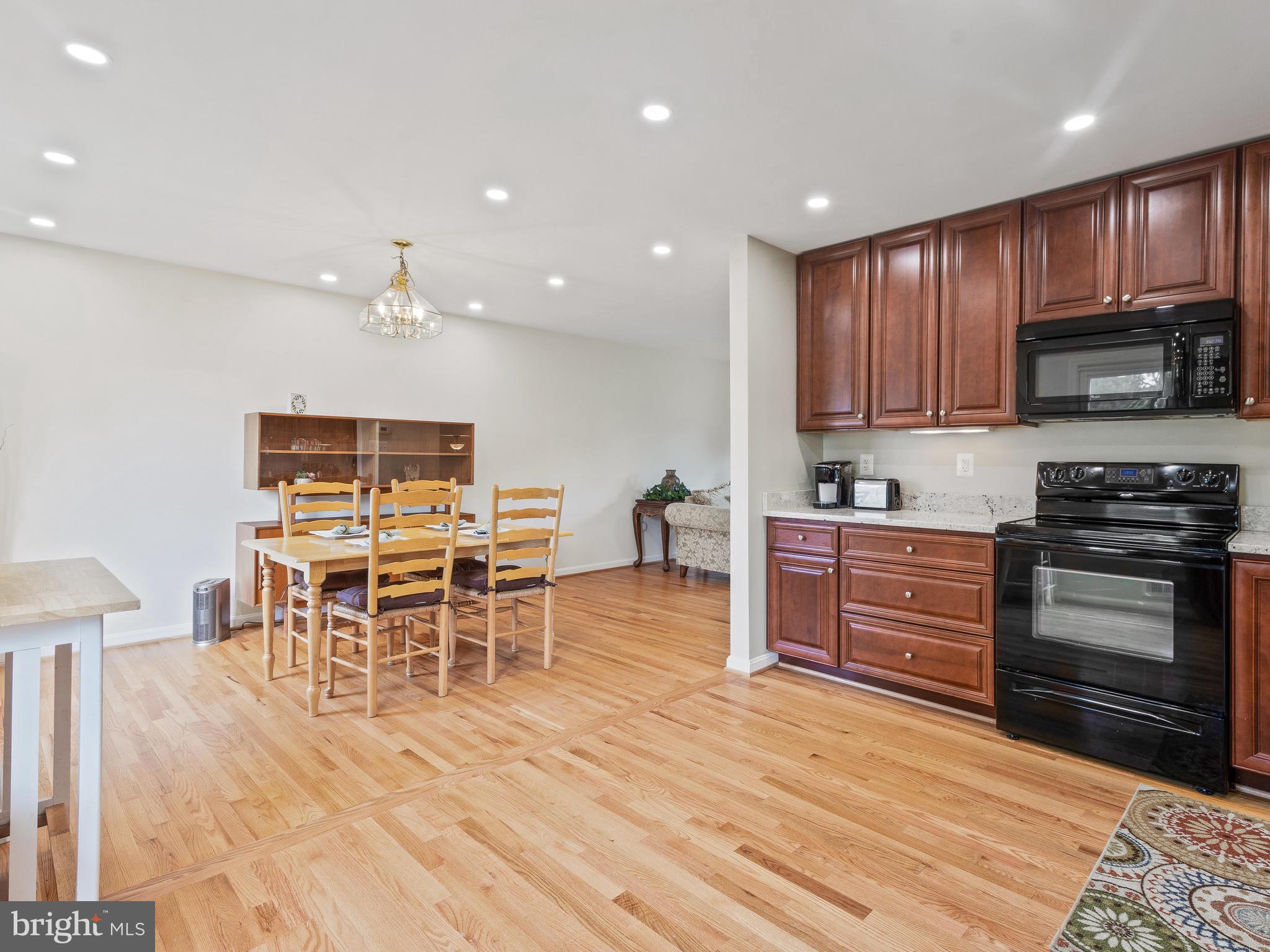 19228 Treadway Road Brookeville, MD 20833 - Photo 11 of 40 Room enough for a center island in this kitchen!