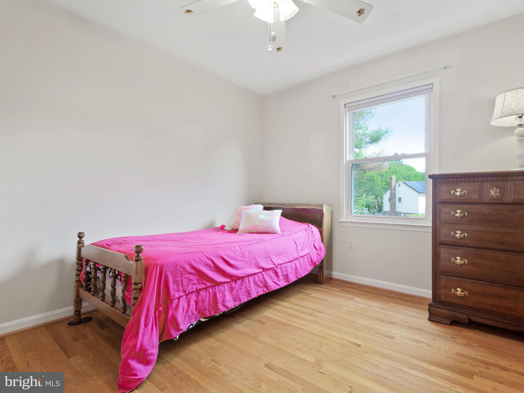 19228 Treadway Road Brookeville, MD 20833 - Photo 25 of 40 Sunny and cozy third bedroom