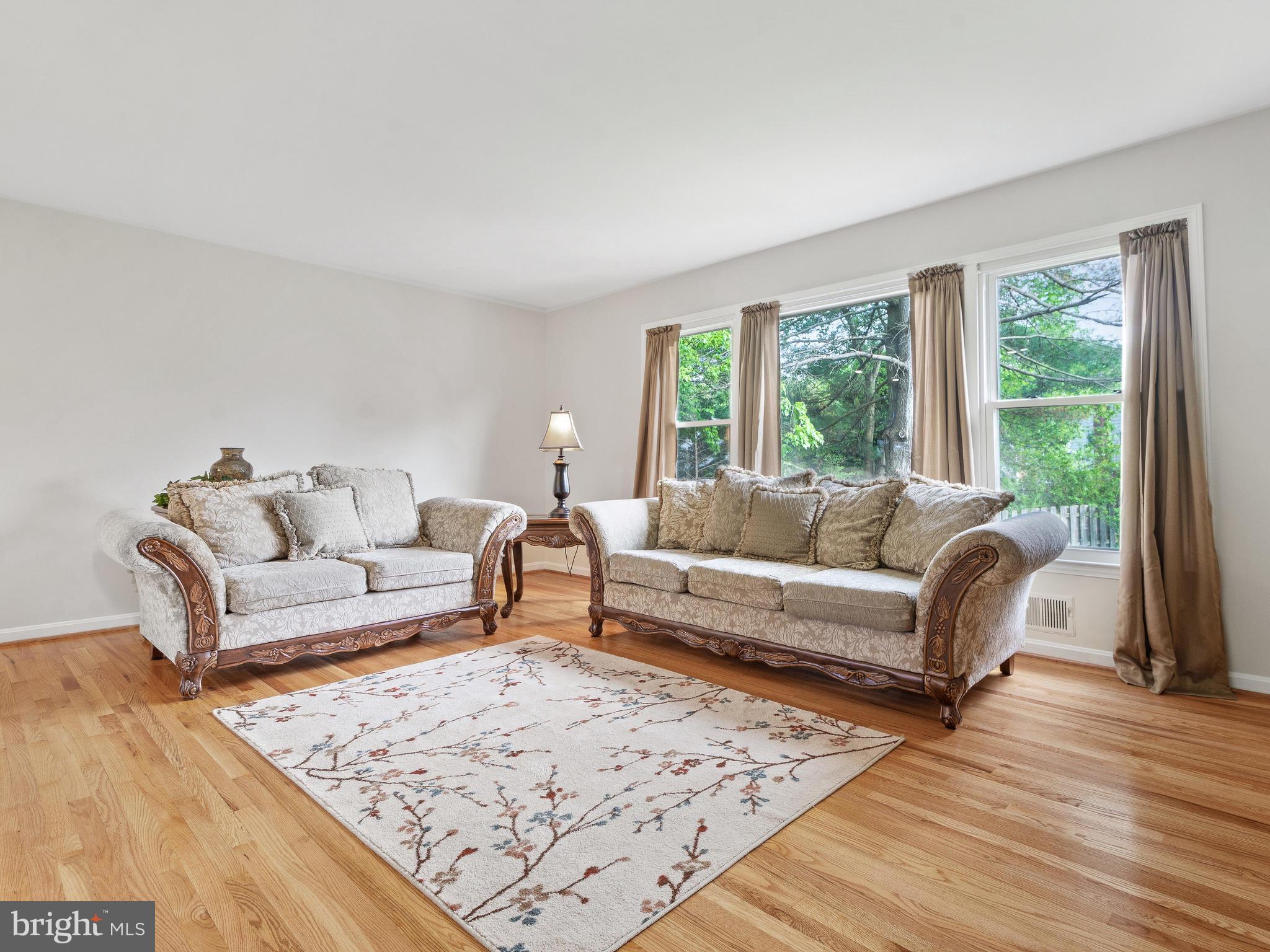 19228 Treadway Road Brookeville, MD 20833 - Photo 5 of 40 Sun-drenched living room with loads of windows!