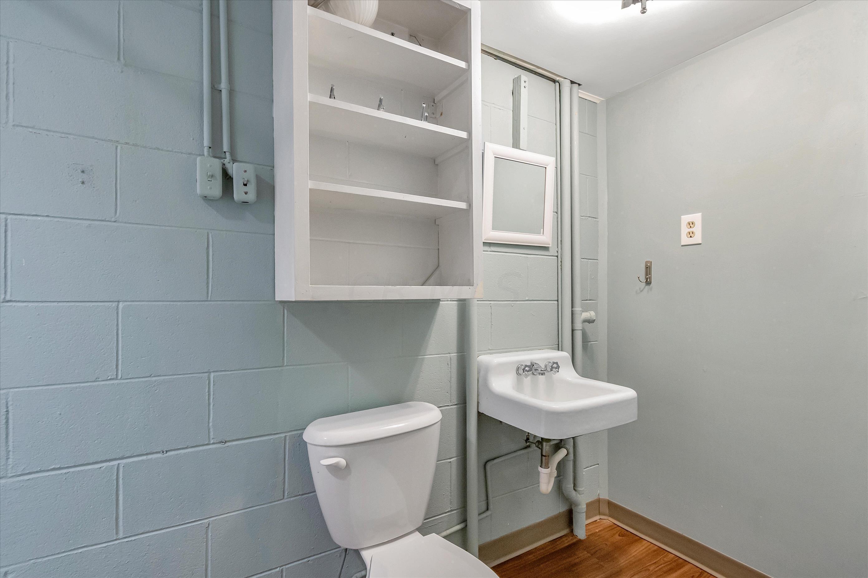 415 James Road Columbus, OH 43230 - Photo 28 of 36 F8_415JamesRd_24