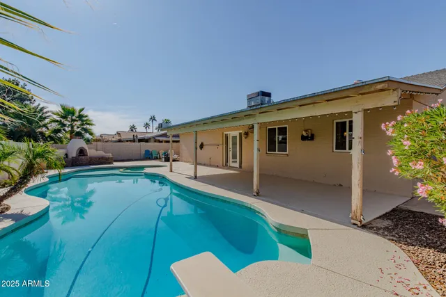 $2,800 | 13209 North 30th Street, Phoenix, AZ 85032