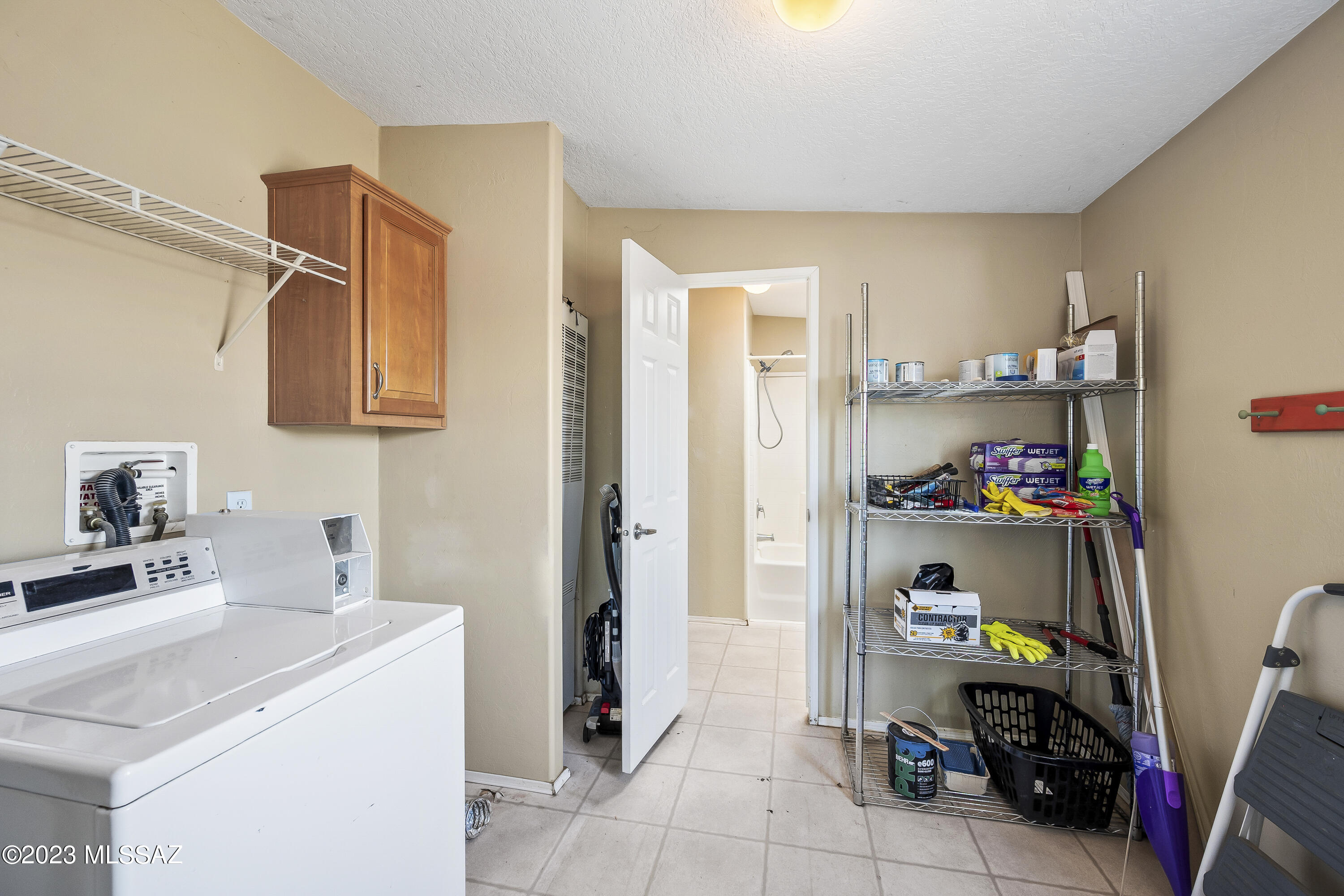 16915 West Sharps Road Marana, AZ 85653 - Photo 38 of 42 Laundry room