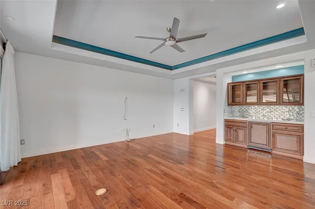 $5,650 | 9201 Tesoras Drive, Unit 401, Las Vegas, NV 89144