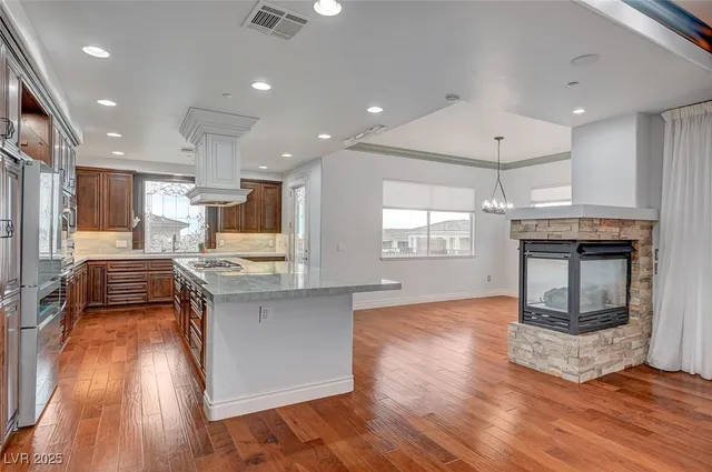 $5,650 | 9201 Tesoras Drive, Unit 401, Las Vegas, NV 89144