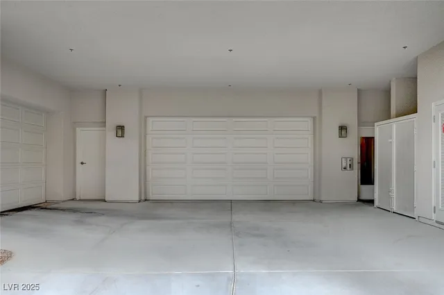 $5,650 | 9201 Tesoras Drive, Unit 401, Las Vegas, NV 89144