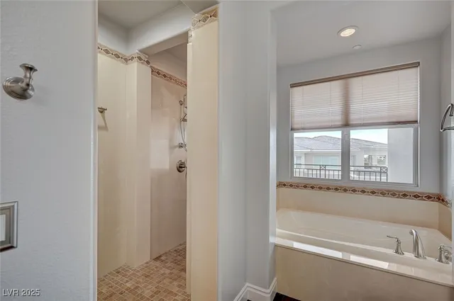 $5,295 | 9201 Tesoras Drive, Unit 401, Las Vegas, NV 89144