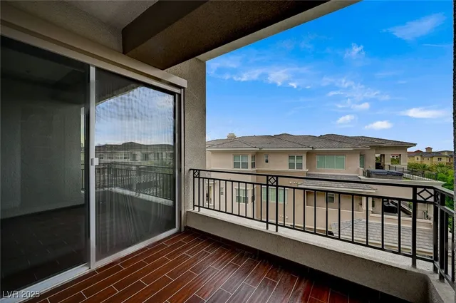 $5,295 | 9201 Tesoras Drive, Unit 401, Las Vegas, NV 89144