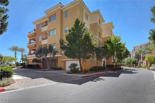 $5,295 | 9201 Tesoras Drive, Unit 401, Las Vegas, NV 89144
