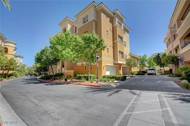 $5,650 | 9201 Tesoras Drive, Unit 401, Las Vegas, NV 89144