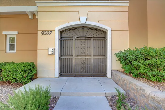 $5,295 | 9201 Tesoras Drive, Unit 401, Las Vegas, NV 89144