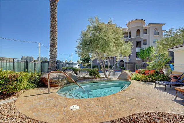 $5,650 | 9201 Tesoras Drive, Unit 401, Las Vegas, NV 89144