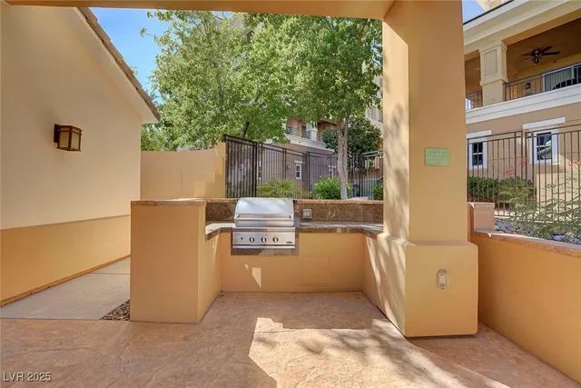 $5,650 | 9201 Tesoras Drive, Unit 401, Las Vegas, NV 89144