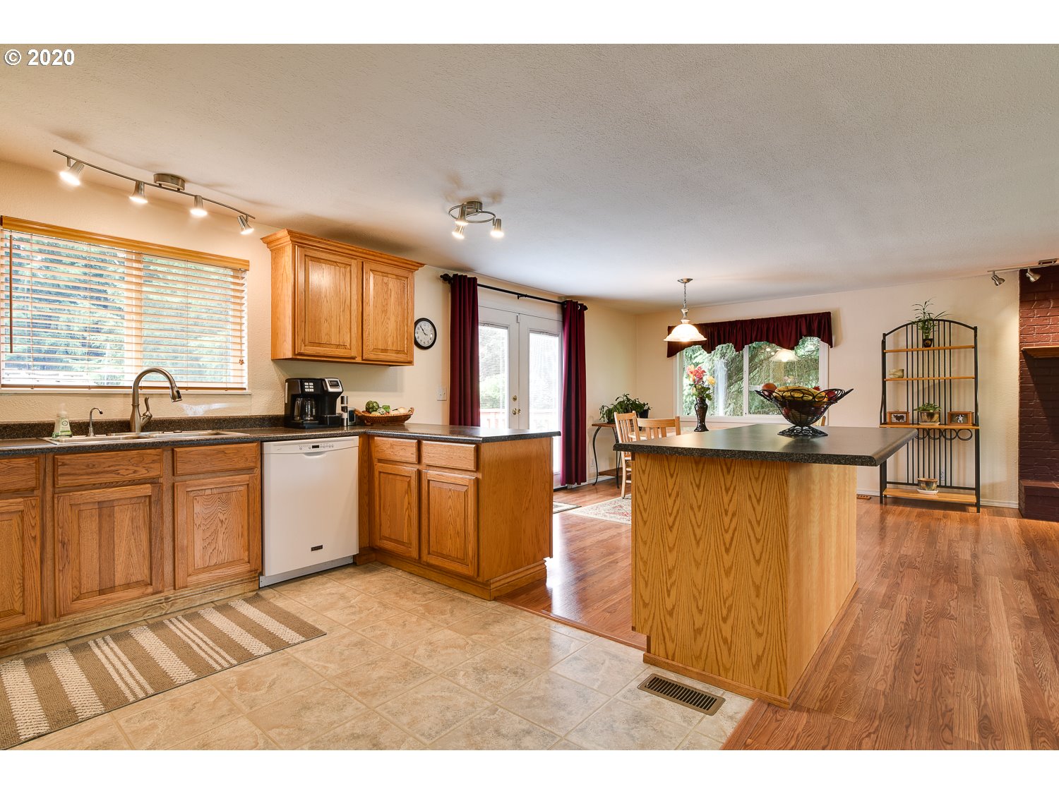 17174 South Potter Road Oregon City, OR 97045 - Photo 5 of 32 Gallery Image 5