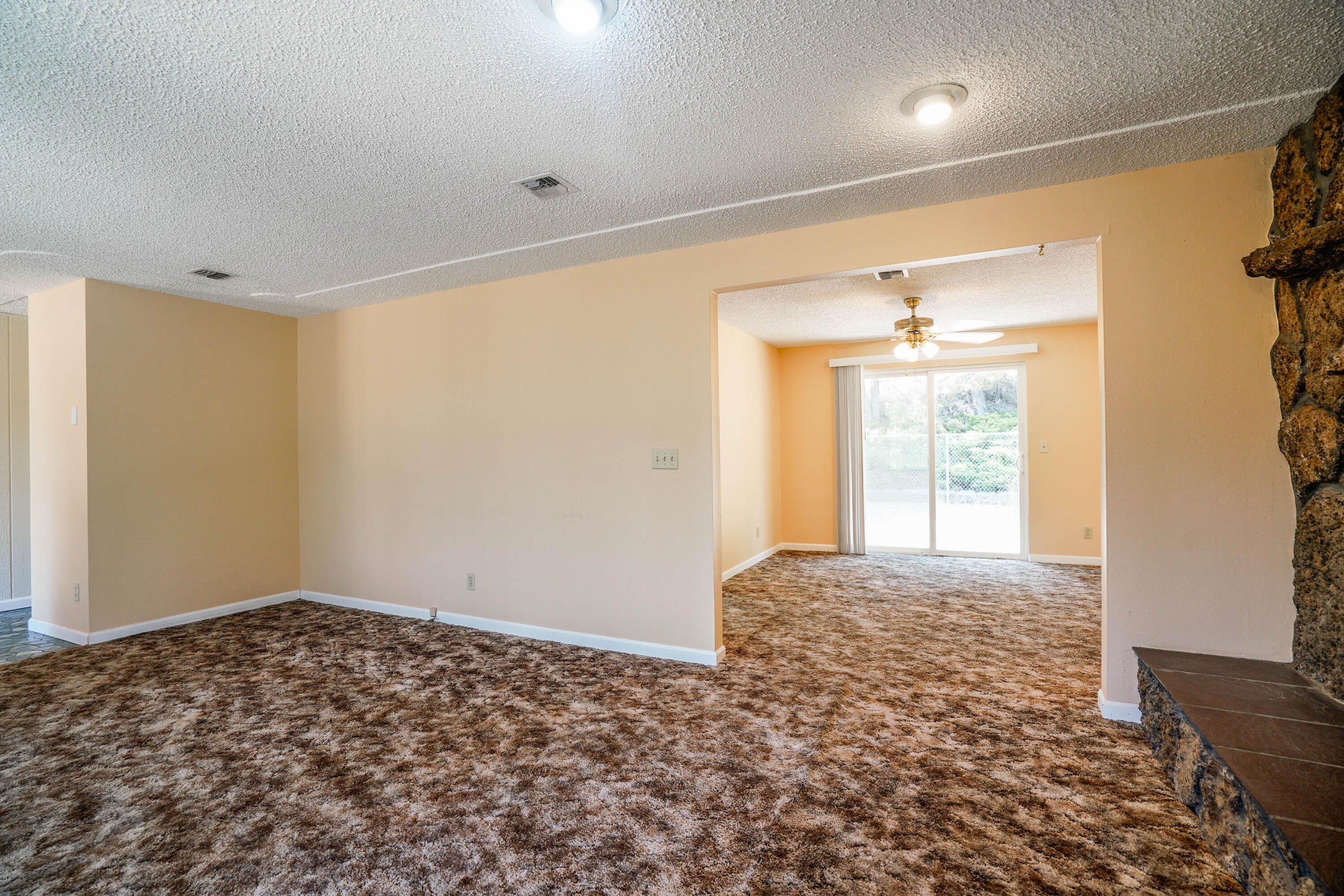 2728 Vale Road Klamath Falls, OR 97603 - Photo 7 of 43 8 living into dining