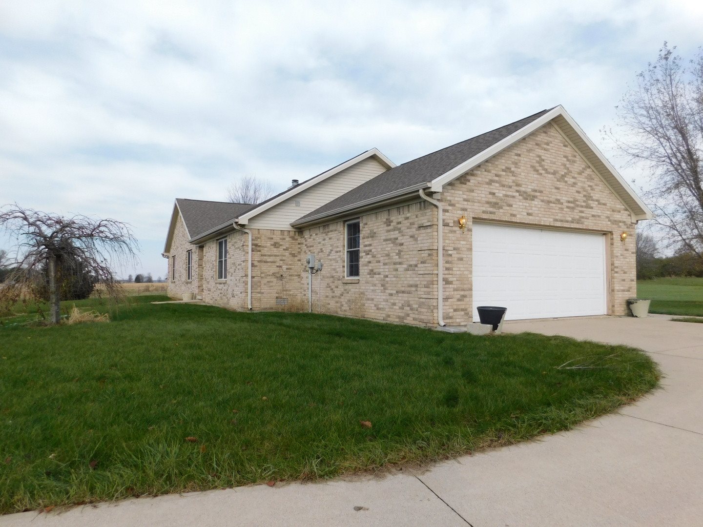 5064 County Line Road Mentone, IN 46539 - Photo 2 of 12