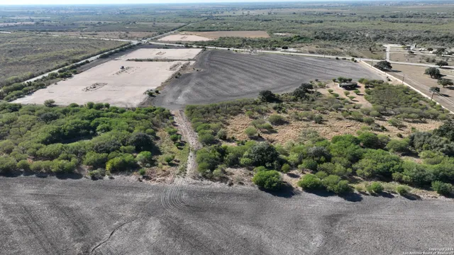 $860,000 | 171-acres Highway 80, Gillett, TX 78116
