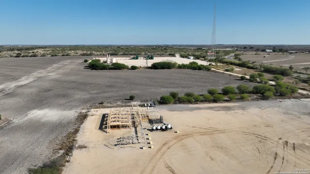 $860,000 | 171-acres Highway 80, Gillett, TX 78116