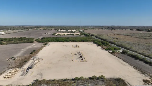 $860,000 | 171-acres Highway 80, Gillett, TX 78116