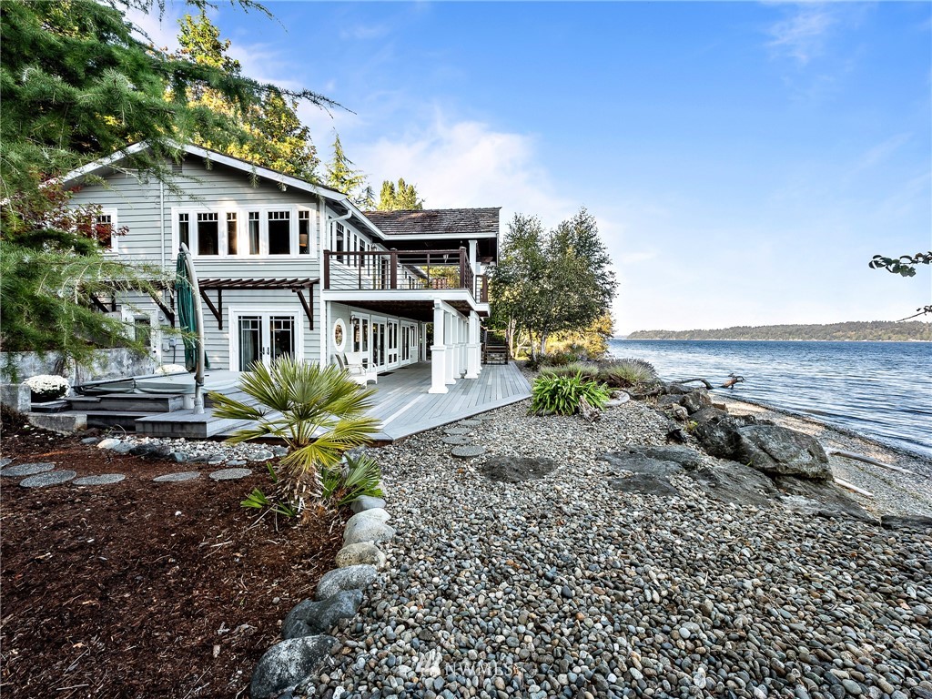 9522 Southeast Goat Trail Road Port Orchard, WA 98367 - Photo 4 of 38 Gallery Image 4