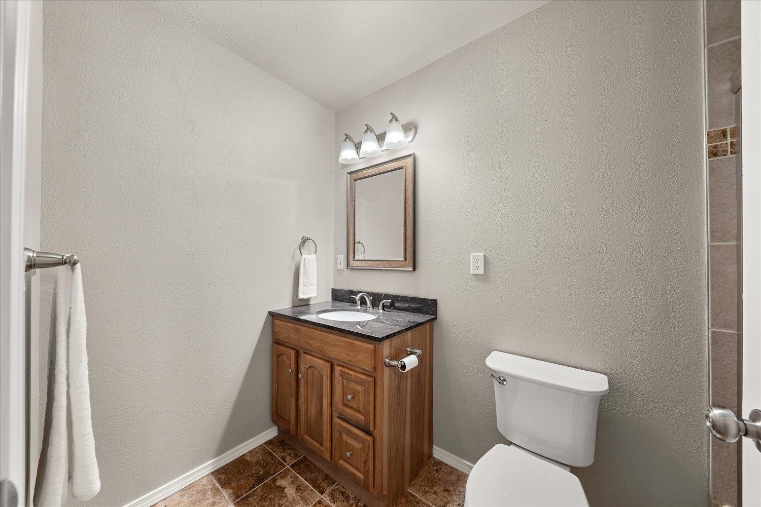 7621 East Hamilton Road Chattaroy, WA 99003 - Photo 11 of 50