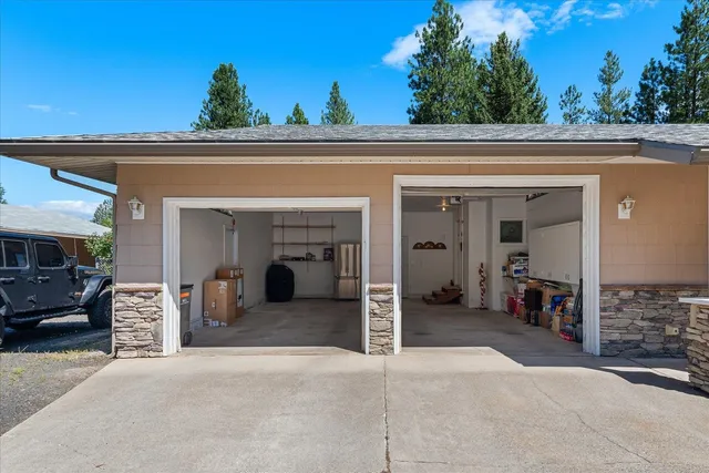 $585,000 | 7621 East Hamilton Road, Chattaroy, WA 99003