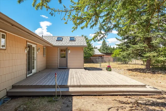 $585,000 | 7621 East Hamilton Road, Chattaroy, WA 99003