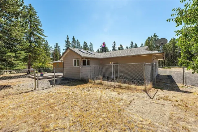 $585,000 | 7621 East Hamilton Road, Chattaroy, WA 99003