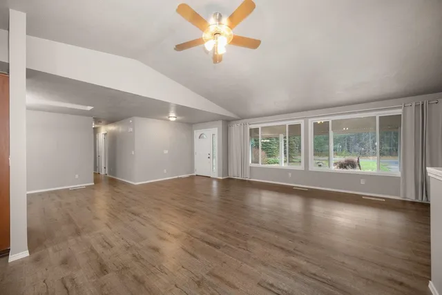 $585,000 | 7621 East Hamilton Road, Chattaroy, WA 99003