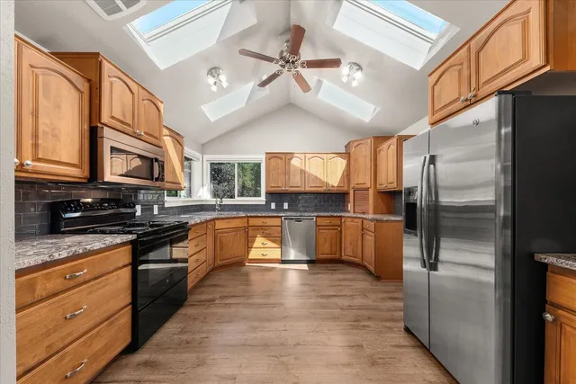 $585,000 | 7621 East Hamilton Road, Chattaroy, WA 99003