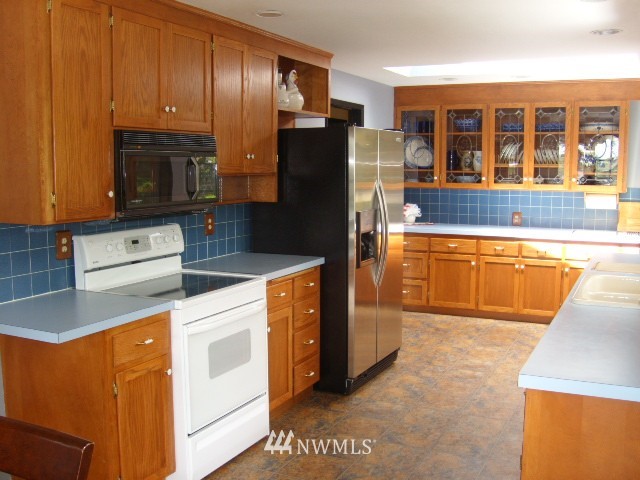 5526 South Langston Road Seattle, WA 98178 - Photo 3 of 22 Gallery Image 3