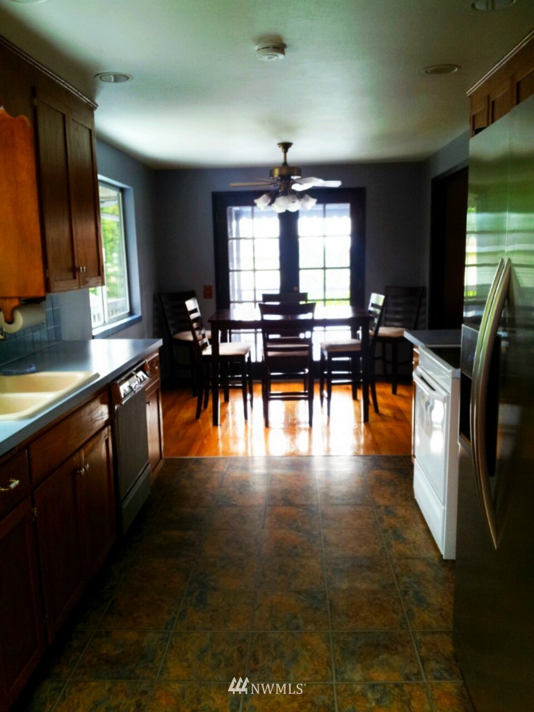 5526 South Langston Road Seattle, WA 98178 - Photo 4 of 22 Gallery Image 4