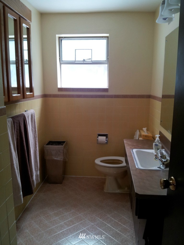 5526 South Langston Road Seattle, WA 98178 - Photo 9 of 22 Gallery Image 9
