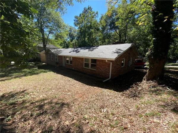 $2,100 | 2010 South Milledge Avenue, Athens, GA 30606