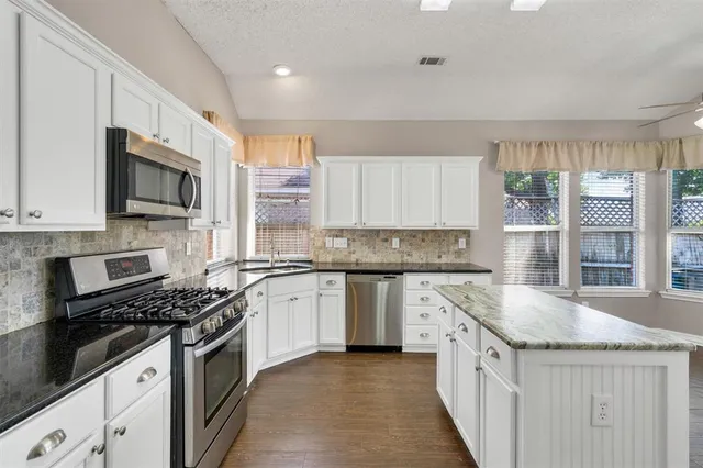 $2,800 | 7401 Centenary Drive, Rowlett, TX 75089